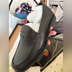 G.H. Bass & Co. Textured Black Leather Loafers size 8.5 women’s